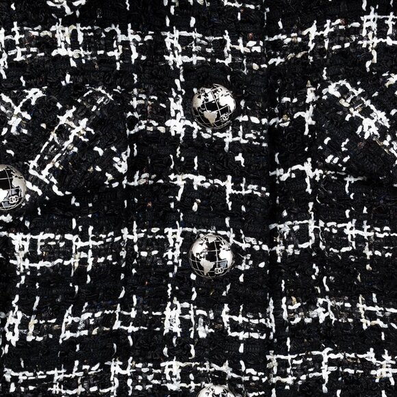 Chanel Bouclè Fantasy Tweed Planisphere Black White Short Jacket - Picture 10 of 16